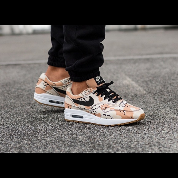 Nike Air Max 1 Camo - Picture 2 of 4